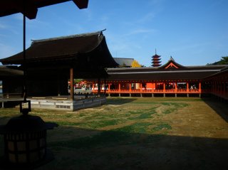 安芸の宮島の厳島神社